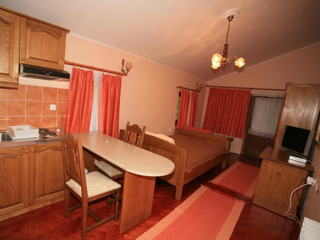 Apartments Vrata Baranje Bilje Phòng bức ảnh