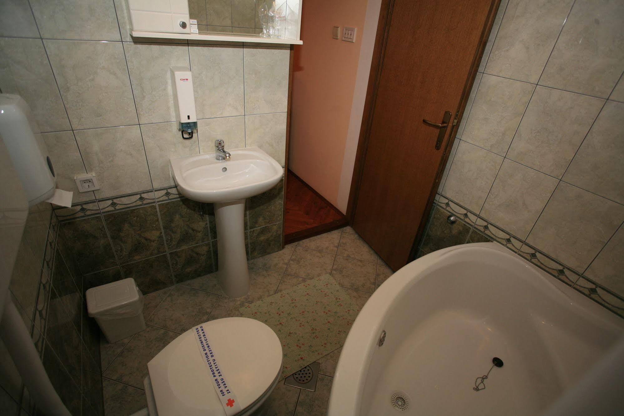 Apartments Vrata Baranje Bilje Ngoại thất bức ảnh